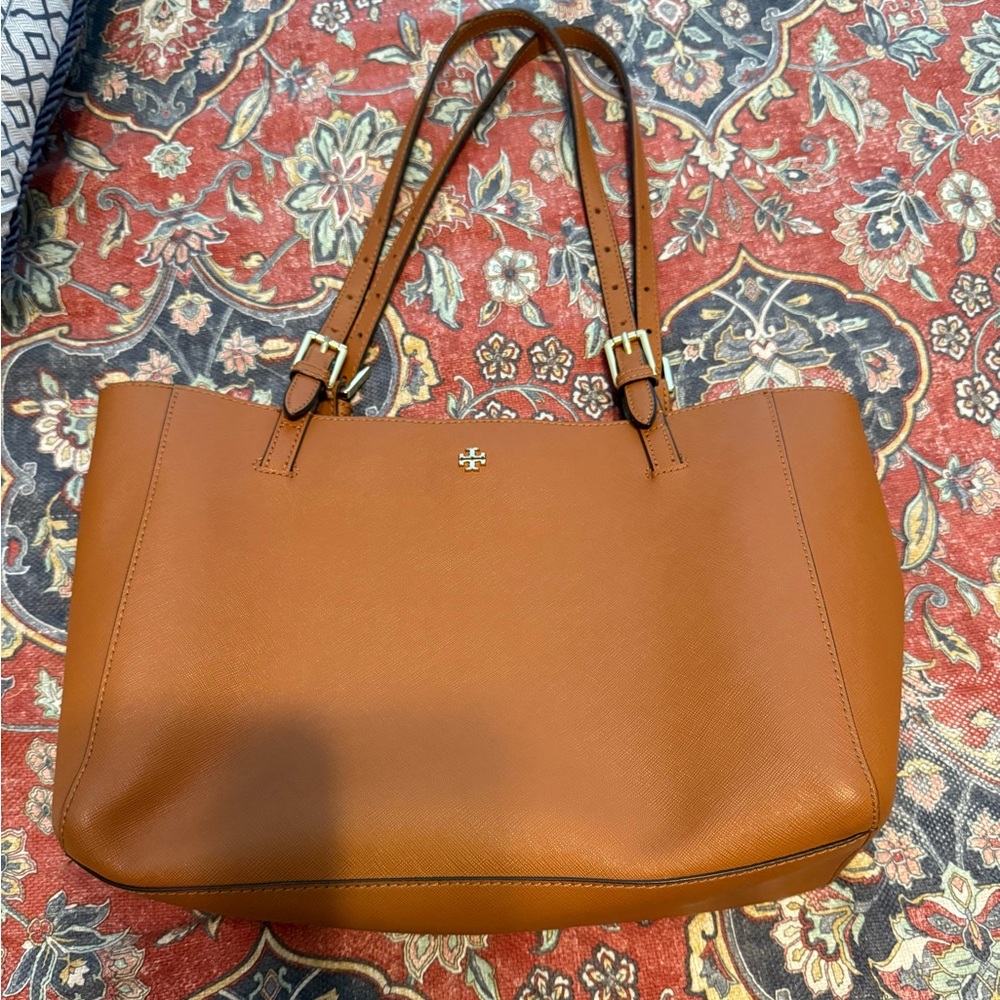 Tory Burch Tan Leather Tote Beautiful purse